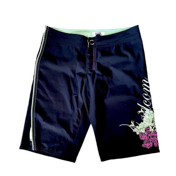 Volcom: womens long board shorts - Picture 1 of 8